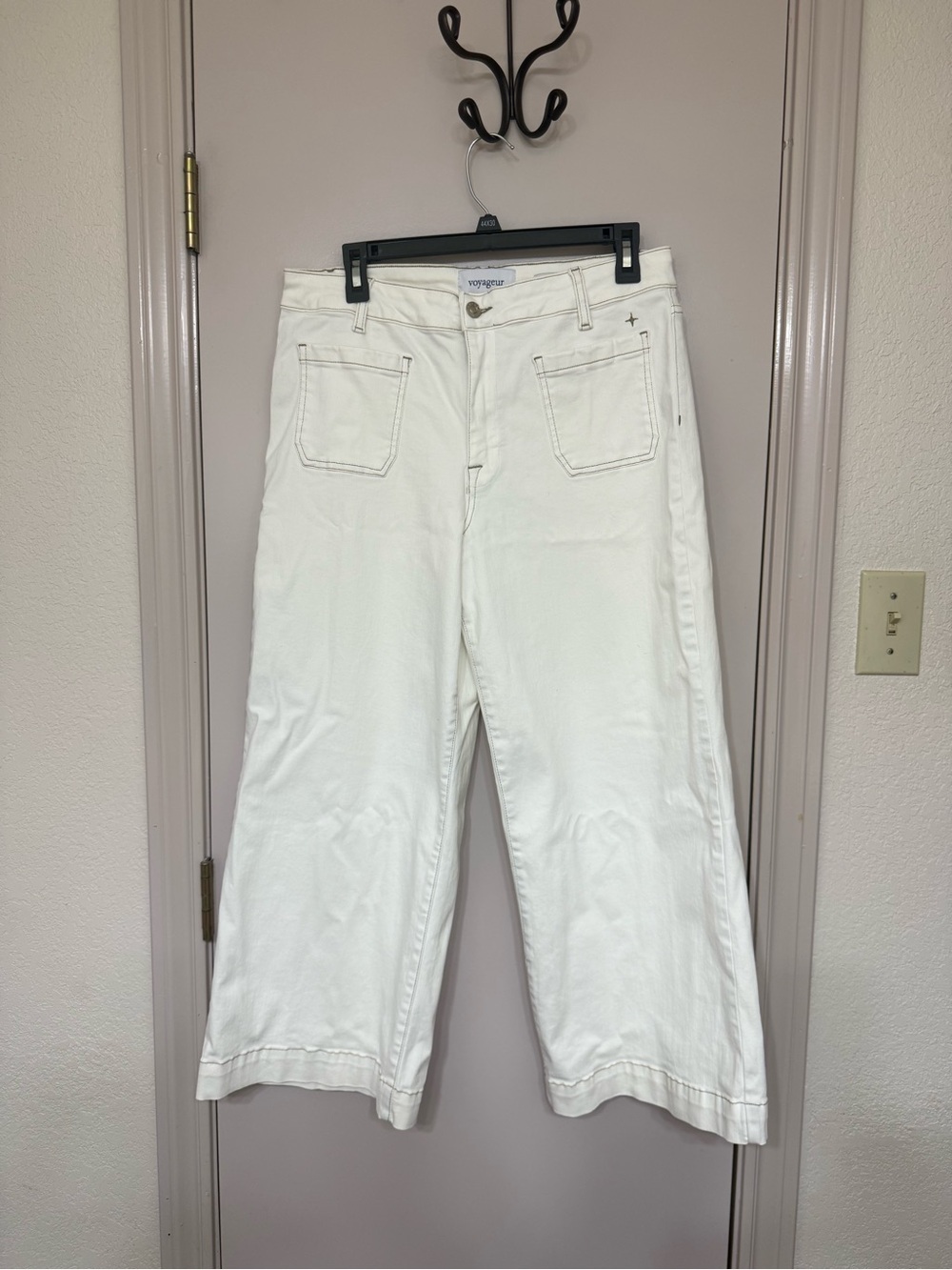 Voyageur White Nomad Cropped Sailor - Picture 8 of 8